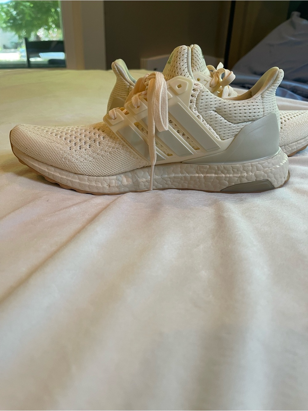 Adidas Ultraboost 1.0 Off White Cream Gum Sole Women’s Running Shoes Size 9.5 - Picture 3 of 9